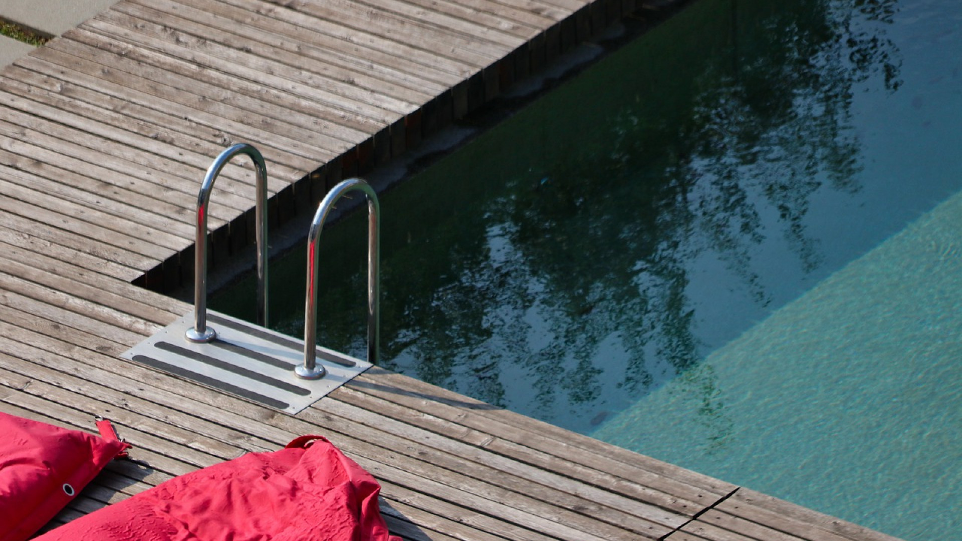 Pourquoi faire construire une piscine en bois ?