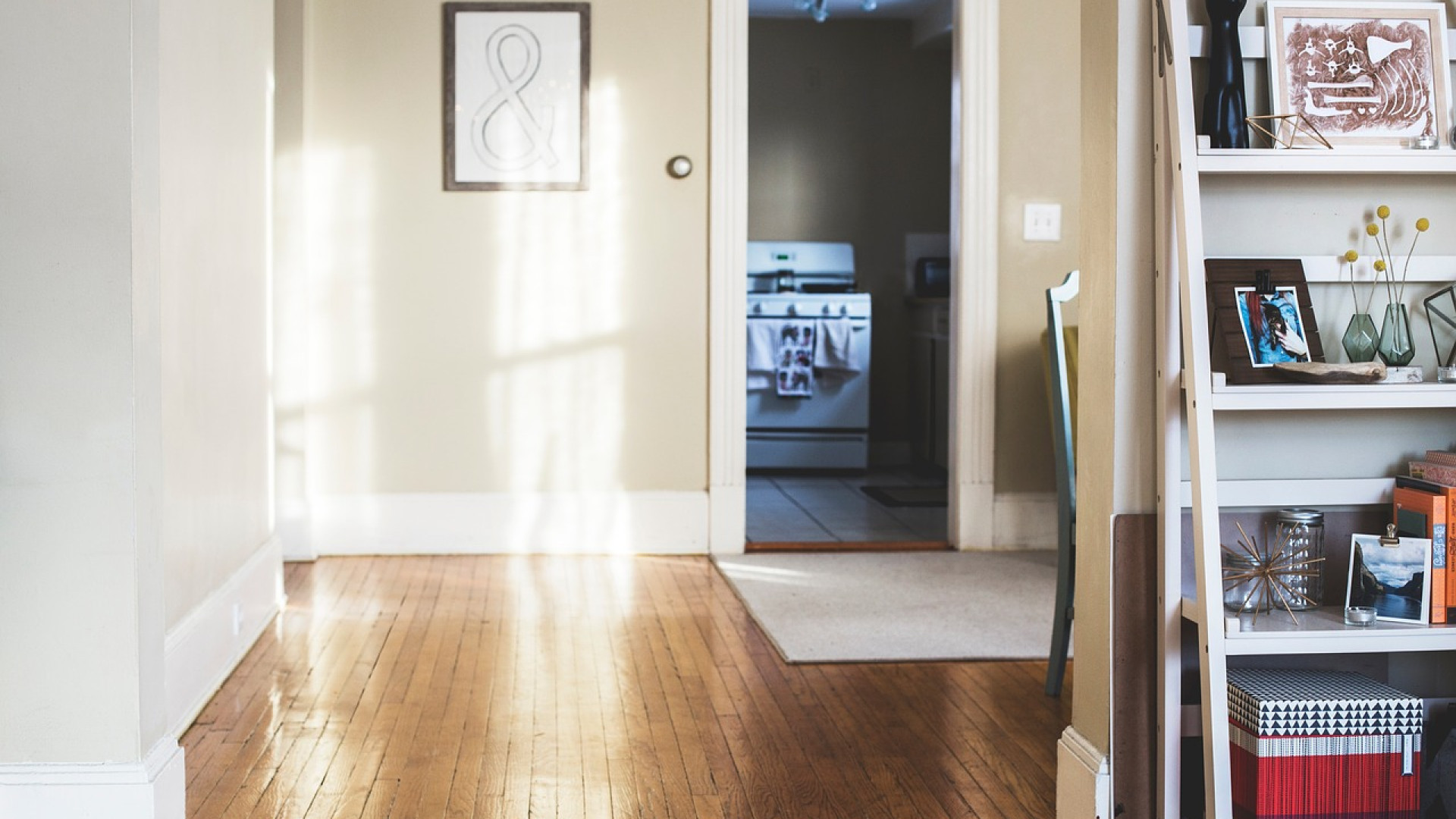 Les étapes à suivre pour installer une porte intérieure en bois